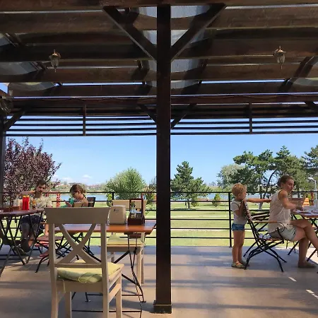 2 Mai Vila ドウア・マ