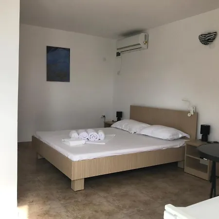 ゲストハウス 2 Mai Vila ドウア・マ