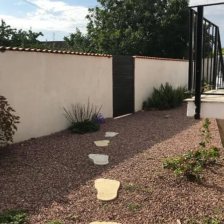 2 Mai Vila ドウア・マ