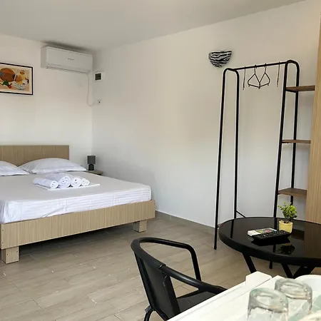 Vila Elna 4* 多亚马伊
