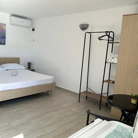 Elna 4* Două Mai